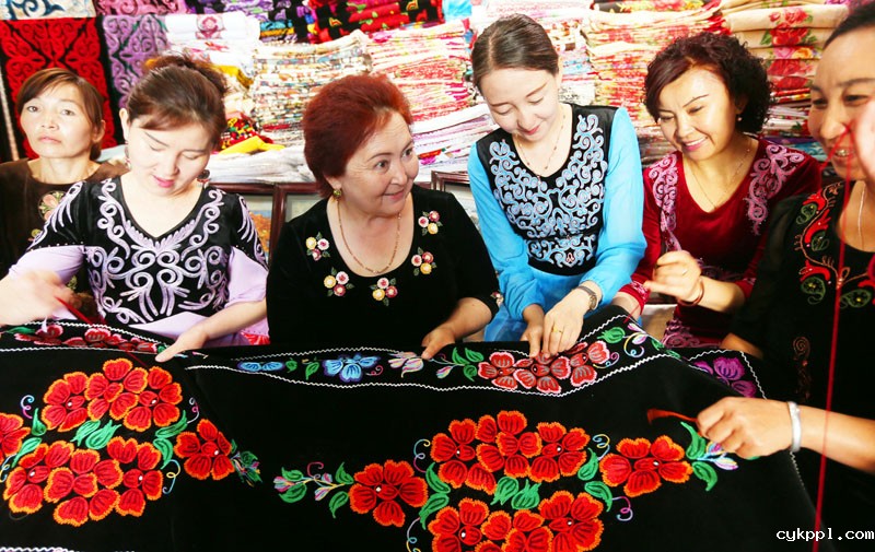 56个民族一起奔小康