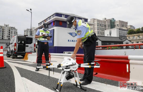 杭州：无人机中队助力高架执法
