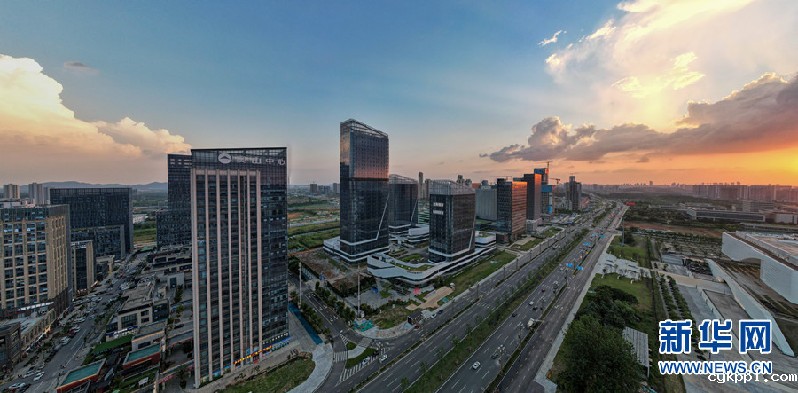 【“飞阅”中国】武汉光谷科创大走廊主轴亮相 串起万亿级产业集群 【“飞阅”中国】武汉光谷科创大走廊主轴亮相 串起万亿级产业集群