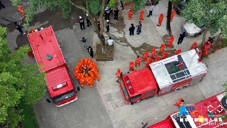 【“飞阅”中国】是谁在水火中展“十八般武艺”？