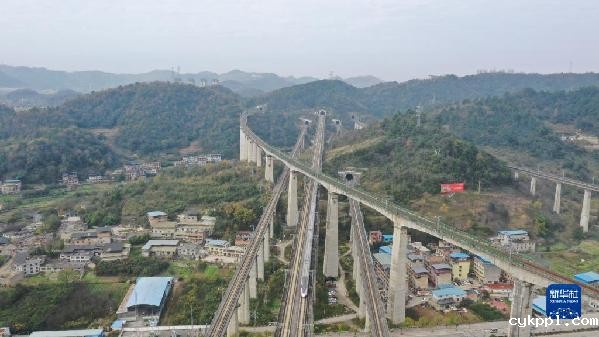 新华全媒+丨飞越“中国桥梁博物馆”