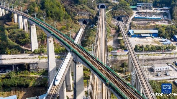 新华全媒+丨飞越“中国桥梁博物馆”