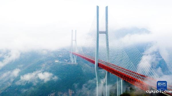 新华全媒+丨飞越“中国桥梁博物馆”