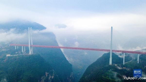 新华全媒+丨飞越“中国桥梁博物馆”