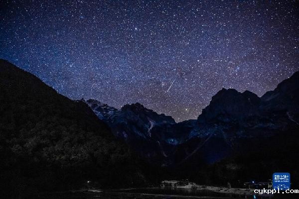 一起来看双子座流星雨