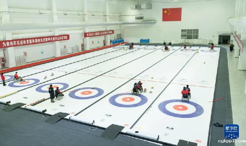 冰壶队、冰球队备战北京冬残奥会
