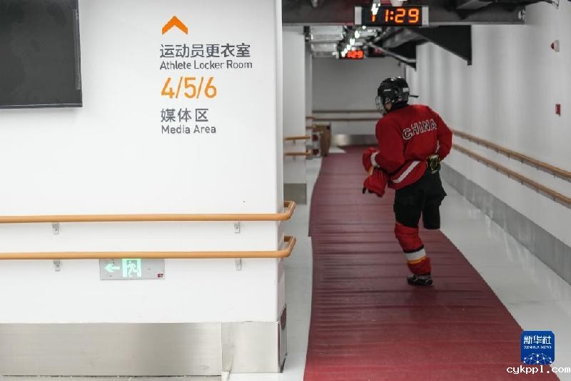 冰壶队、冰球队备战北京冬残奥会