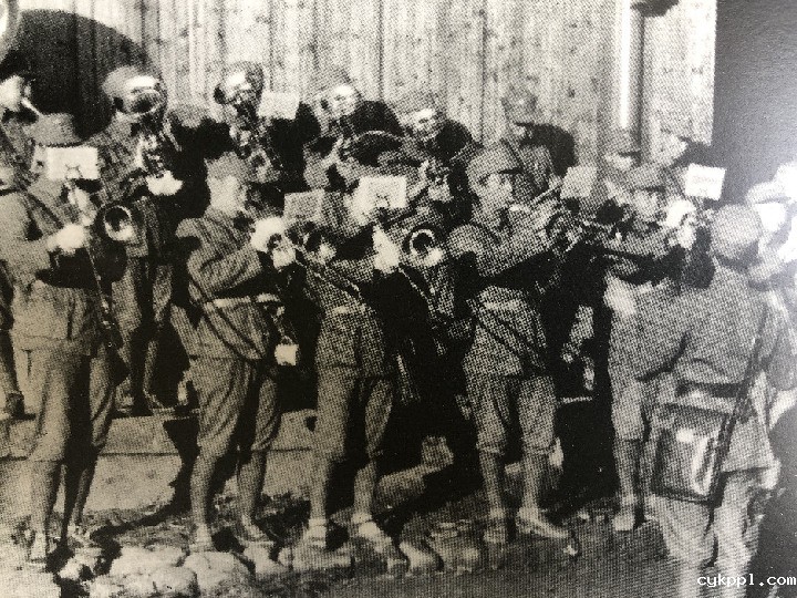 新华全媒+|他是军事家还是摄影师,用镜头记录下新四军烽火岁月