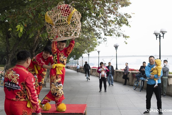 2022年旺旺杯“春节七天乐”新闻摄影征集活动定评会举行 2022年旺旺杯“春节七天乐”新闻摄影征集活动定评会举行