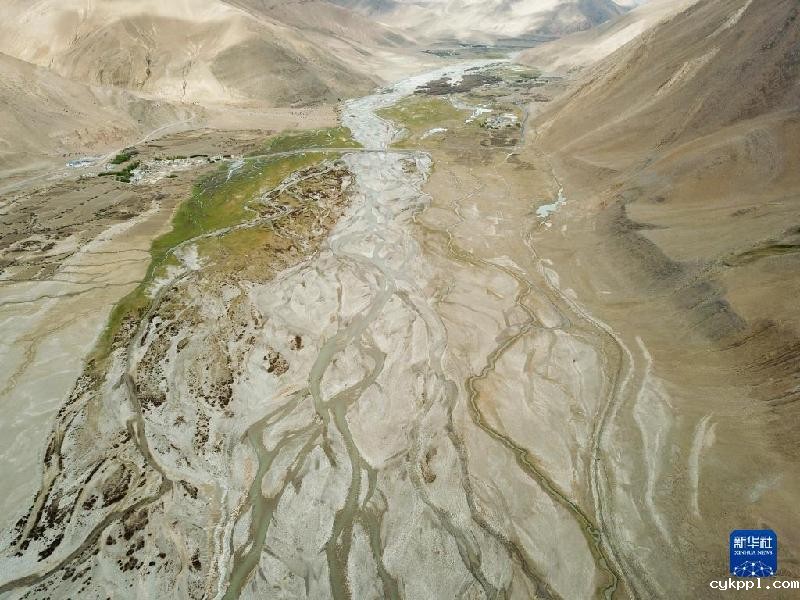 珠峰脚下的绿色生机