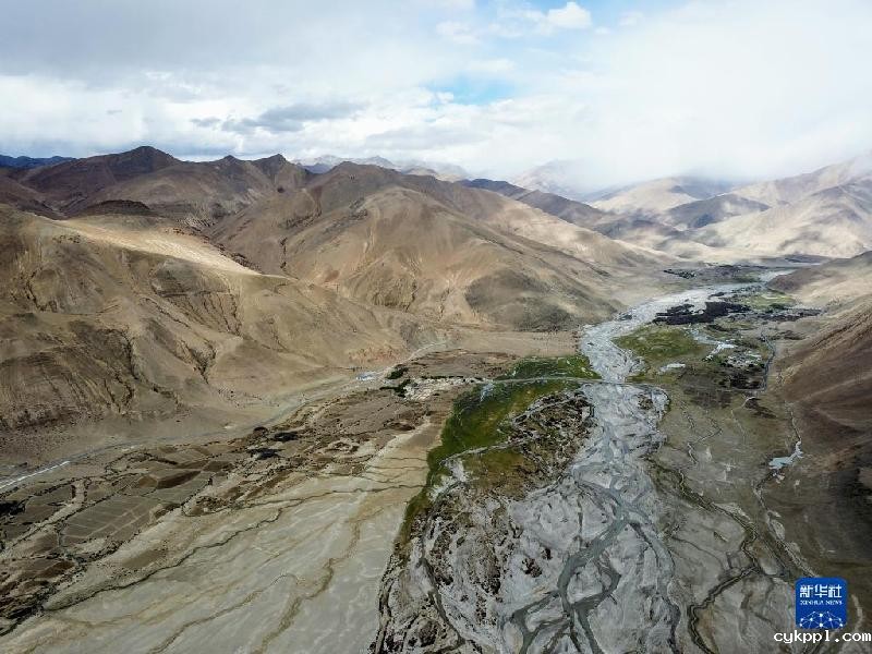 珠峰脚下的绿色生机