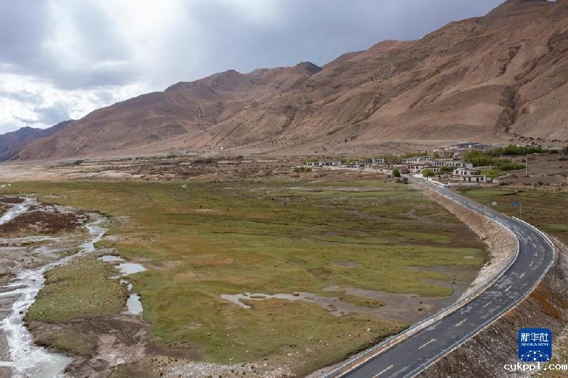 珠峰脚下的绿色生机