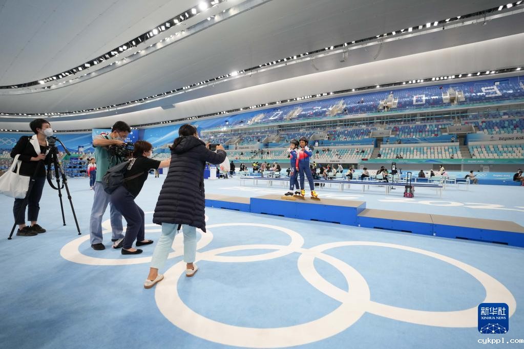 北京冬奥会场馆“冰丝带”正式对外开放