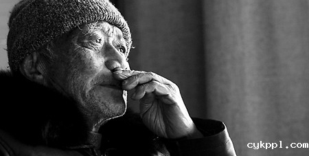 用光影留存时代的“变”与“不变”——记摄影家王玉华