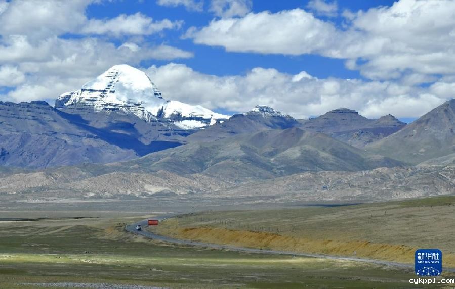 西藏阿里:高原夏日生机盎然