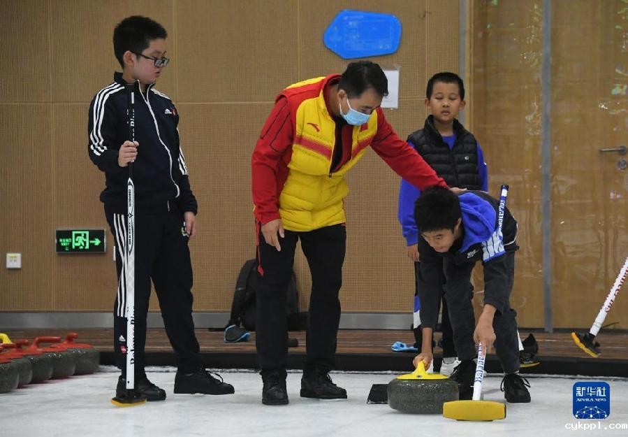 全民健身——冰壶训练度暑假