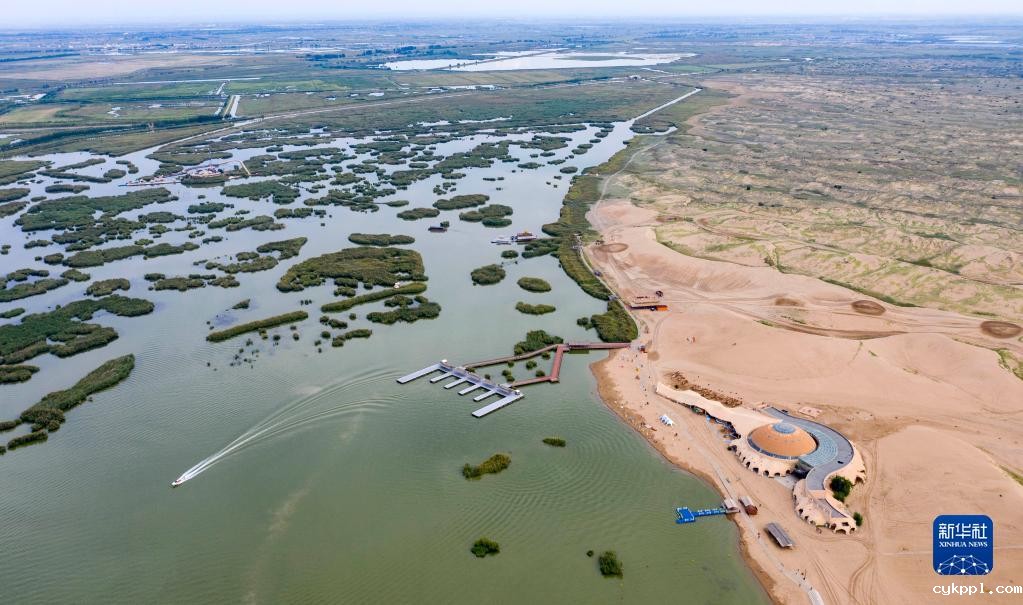 宁夏沙湖 碧波万顷