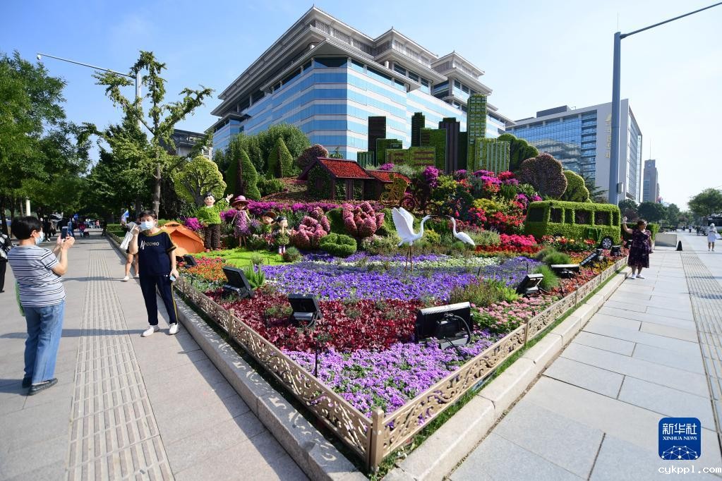 北京：花团锦簇迎国庆