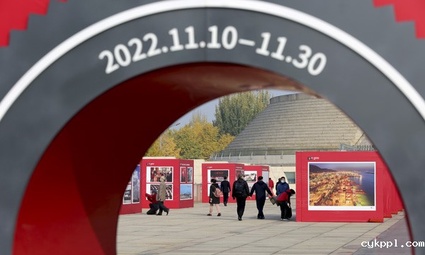 “礼赞新时代 再创新伟业”全国主流媒体新闻摄影展在京开幕