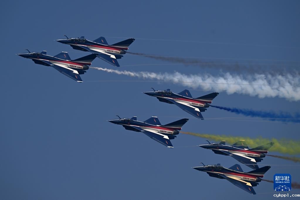 九万里风鹏正举——写在第十四届中国航展闭幕之际