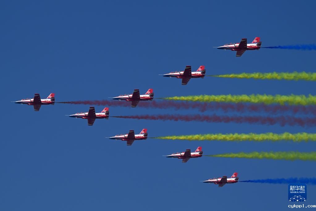 九万里风鹏正举——写在第十四届中国航展闭幕之际