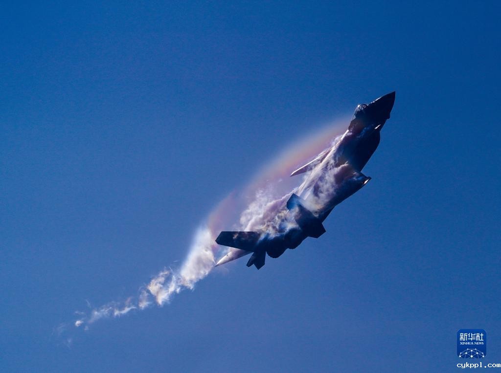 九万里风鹏正举——写在第十四届中国航展闭幕之际