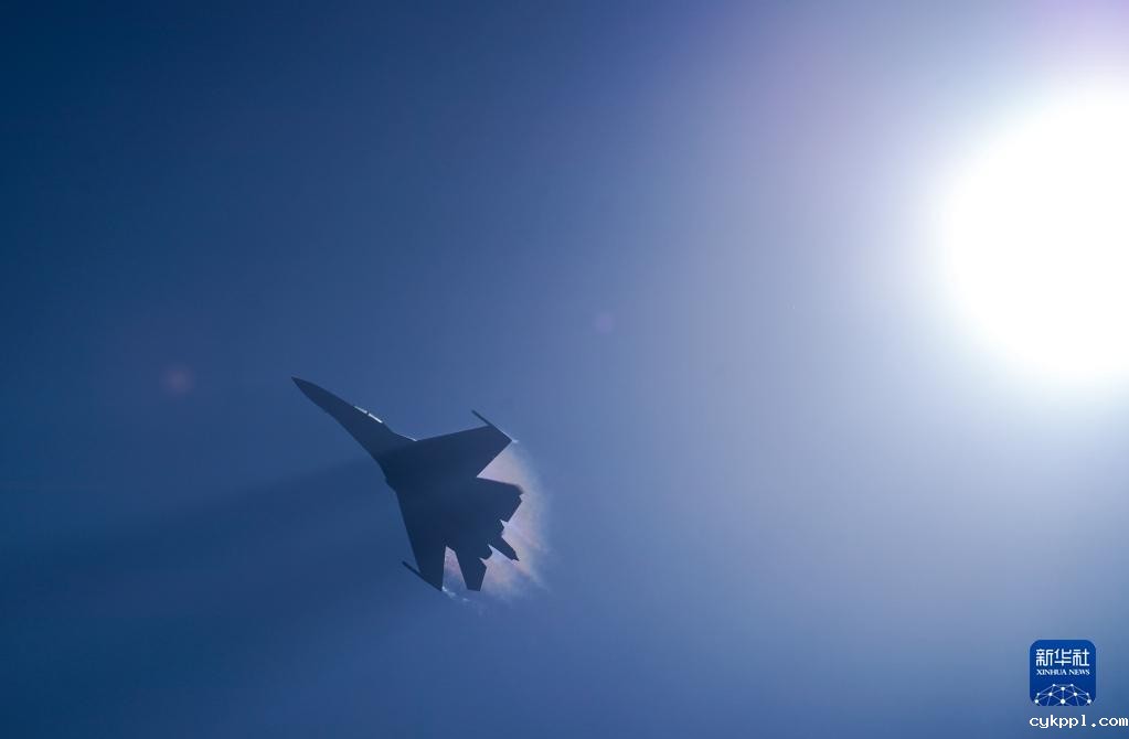 九万里风鹏正举——写在第十四届中国航展闭幕之际