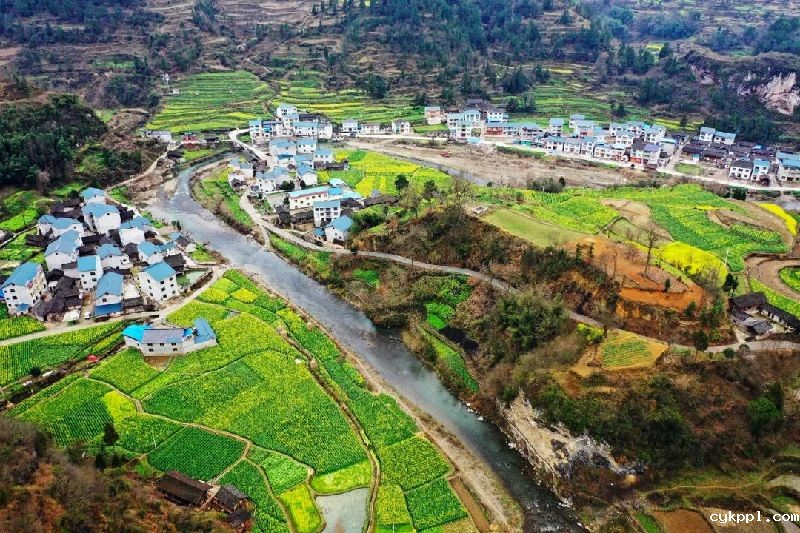 牢记职责展形象:贵州签约摄影师永远在路上