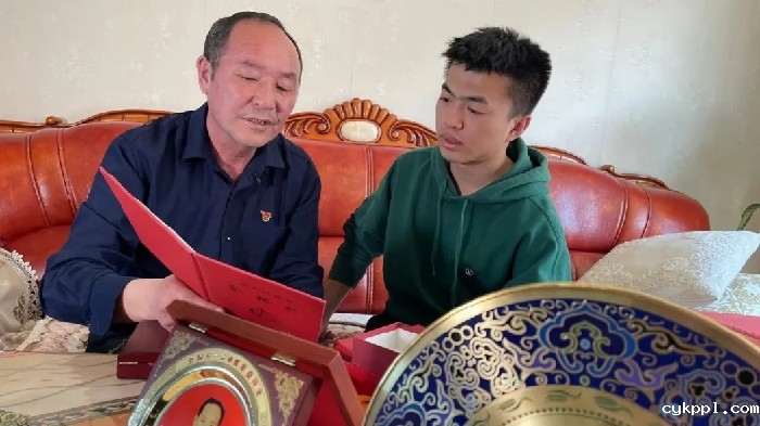 “人物·故事”系列报道(十)| 朱马太·哈吉拜:在广阔天地实现人生价值 微信图片_20221107195655