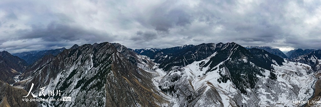 新疆呼图壁:雪后山河 壮美如画 新疆呼图壁:雪后山河 壮美如画