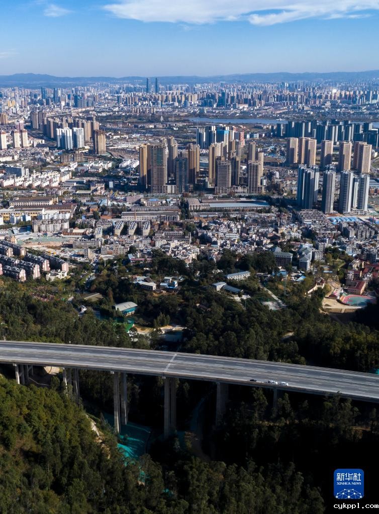 新昆楚高速昆明入城段开通运营