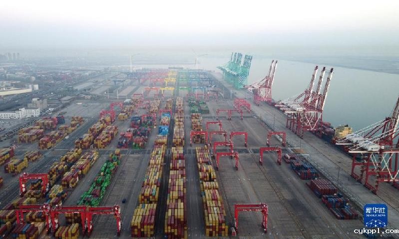 假期港口运输忙