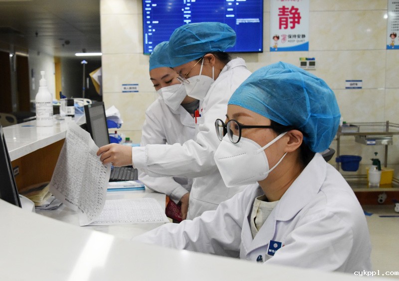 湖南澧县：除夕坚守工作岗位