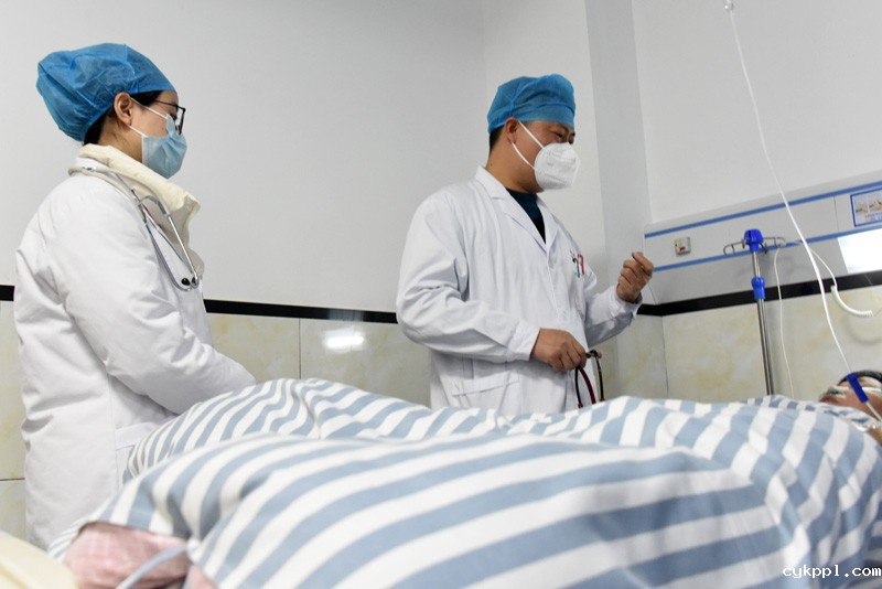 湖南澧县：除夕坚守工作岗位