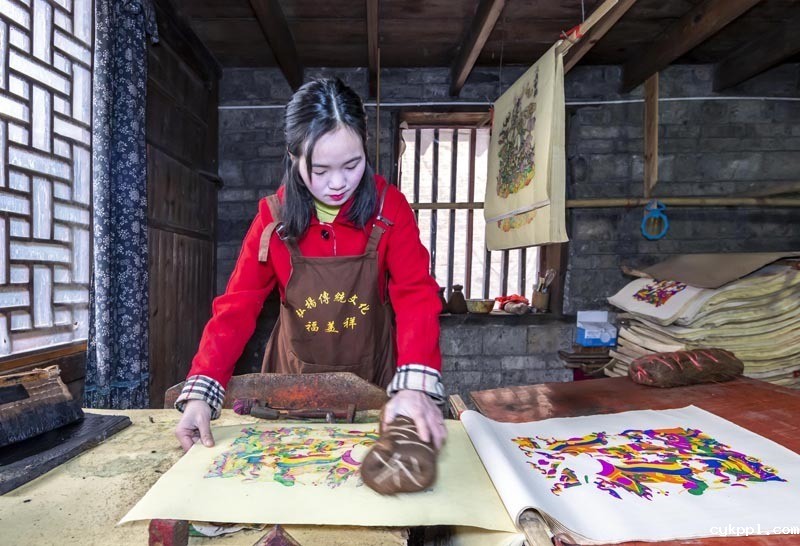 赶制年画迎新春 赶制年画迎新春