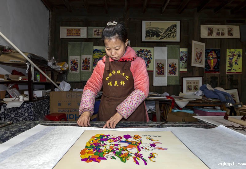 赶制年画迎新春 赶制年画迎新春