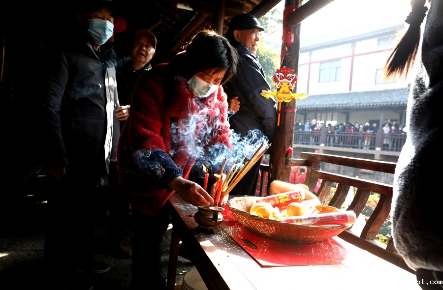 民俗文化“闹” 千年古村“活”