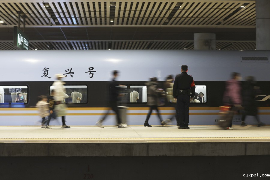 陕西西安：坚守岗位迎新春