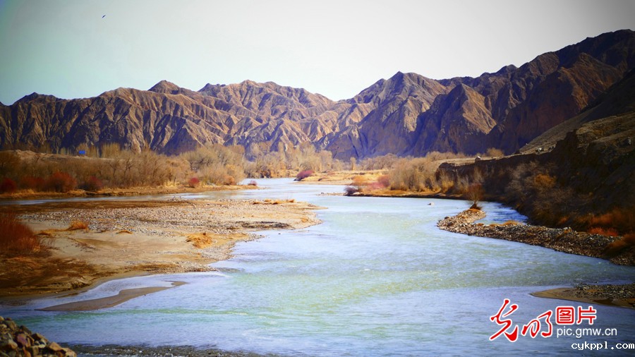 甘肃：探访祁连山——高台马营河大峡谷、小泉丹霞