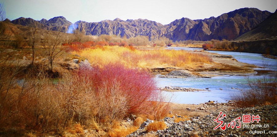 甘肃：探访祁连山——高台马营河大峡谷、小泉丹霞