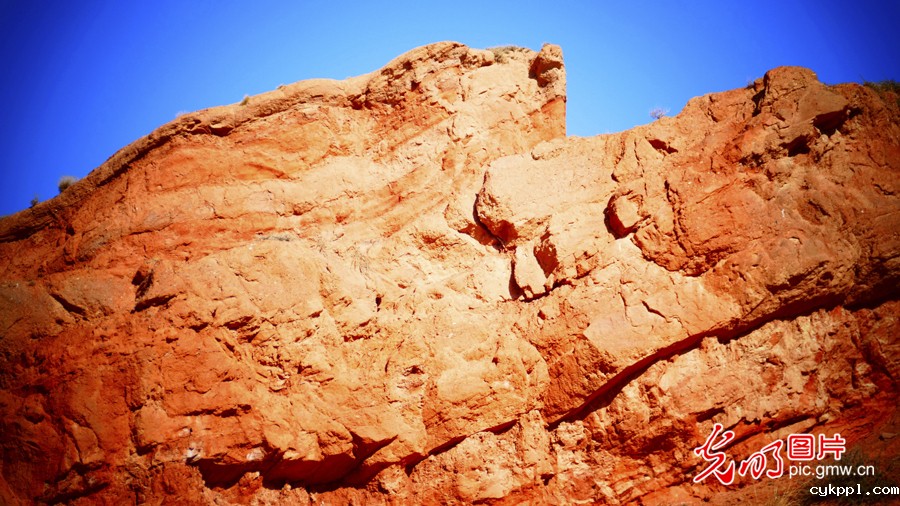 甘肃：探访祁连山——高台马营河大峡谷、小泉丹霞
