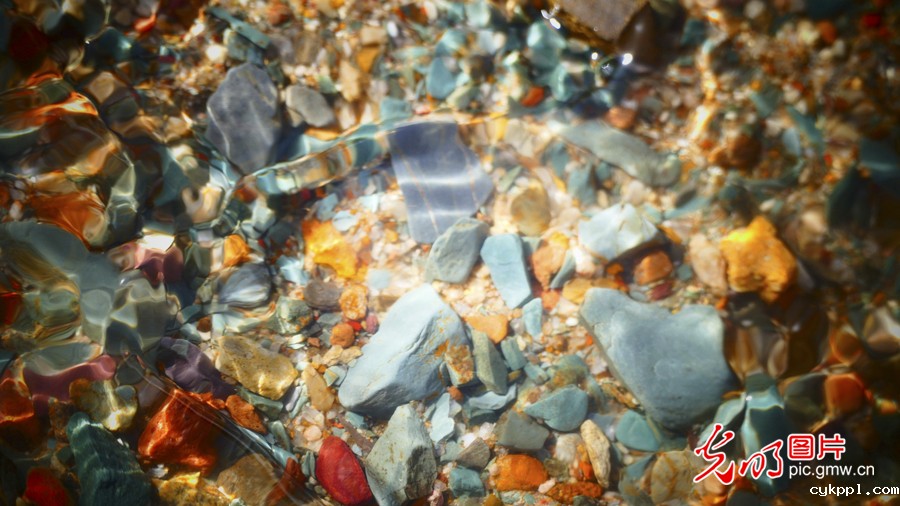 甘肃：探访祁连山——高台马营河大峡谷、小泉丹霞