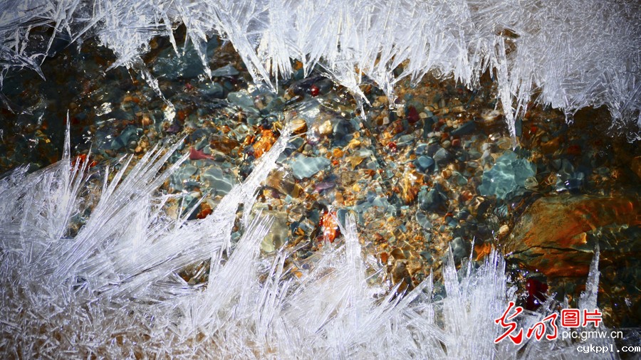 甘肃：探访祁连山——高台马营河大峡谷、小泉丹霞