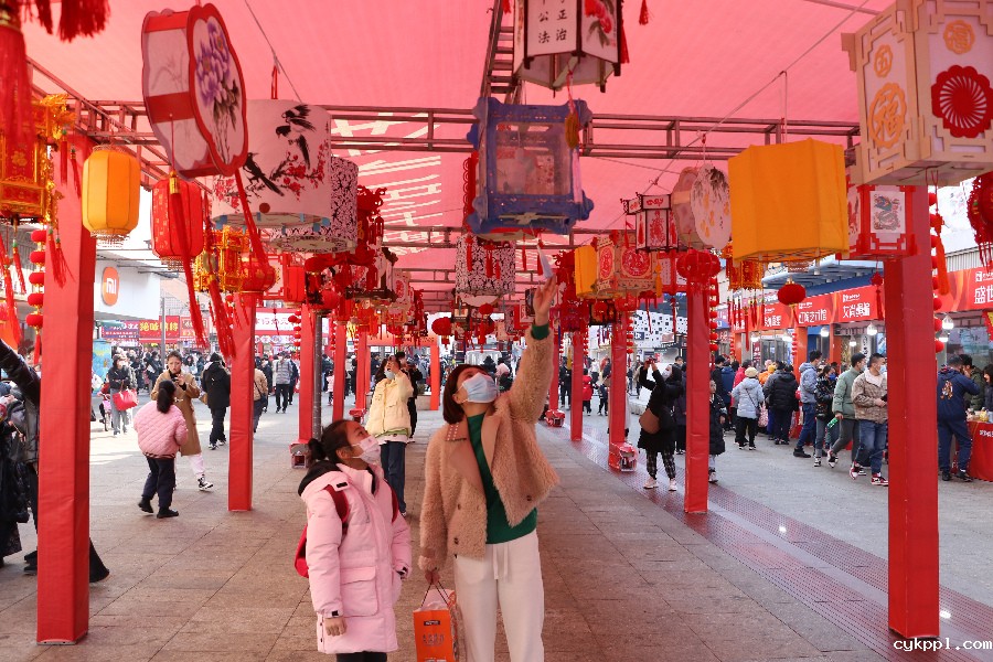 张灯结彩庆新春