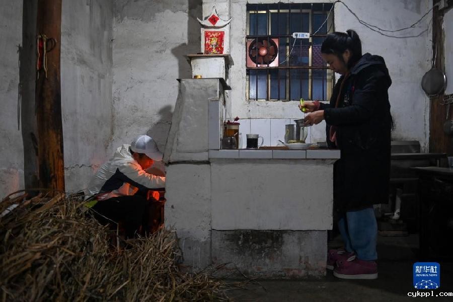 这位父亲,推着儿子跑过56个马拉松