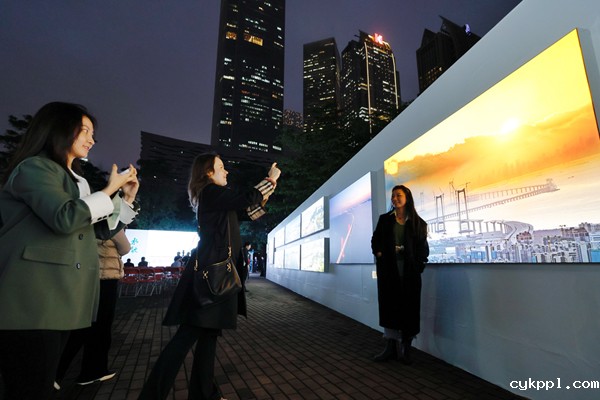 “水·融——粤港澳大湾区人文摄影展”在穗开幕