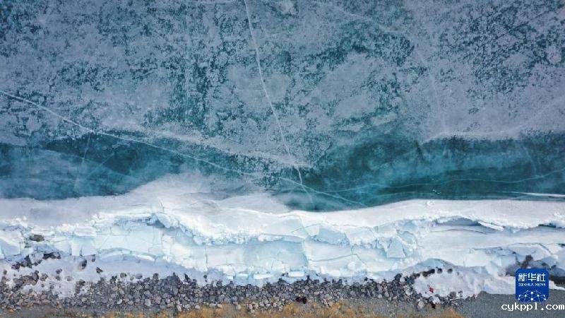 国道之行 从雪山奔向大海丨在赛里木湖邂逅蓝色“眼泪”