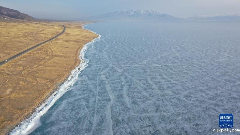 国道之行 从雪山奔向大海丨在赛里木湖邂逅蓝色“眼泪”