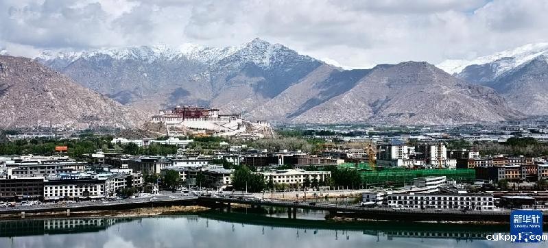 春来高原 只此青绿