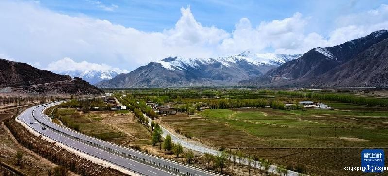 春来高原 只此青绿